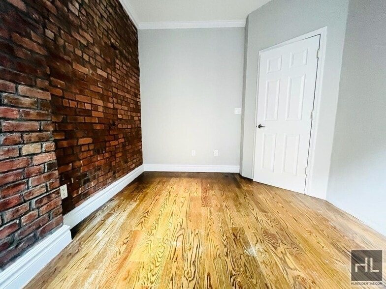 Building Photo - E 35TH ST.