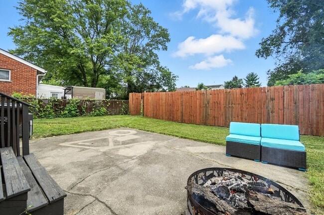 Building Photo - 2295 Deblin Dr