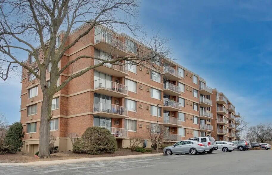 Primary Photo - 2200 S Stewart Ave