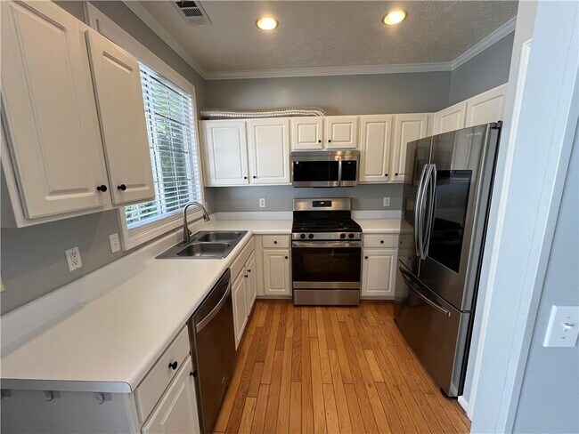 Building Photo - 320 Harmony Ct