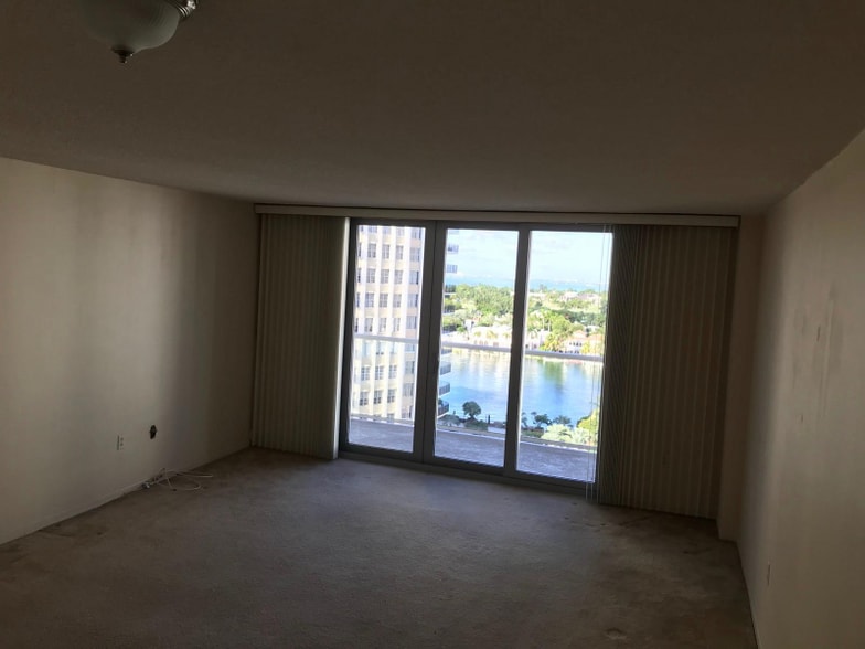 Building Photo - 5701 Collins Ave