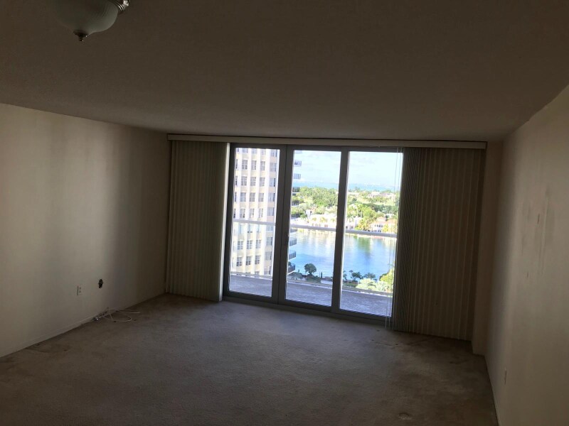 Building Photo - 5701 Collins Ave