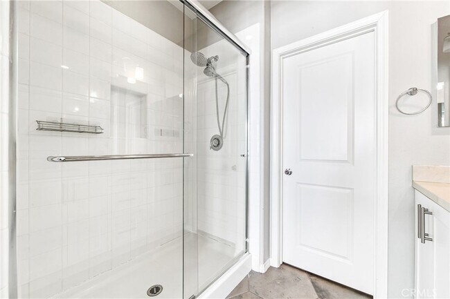 Building Photo - 6331 Pacific Wy