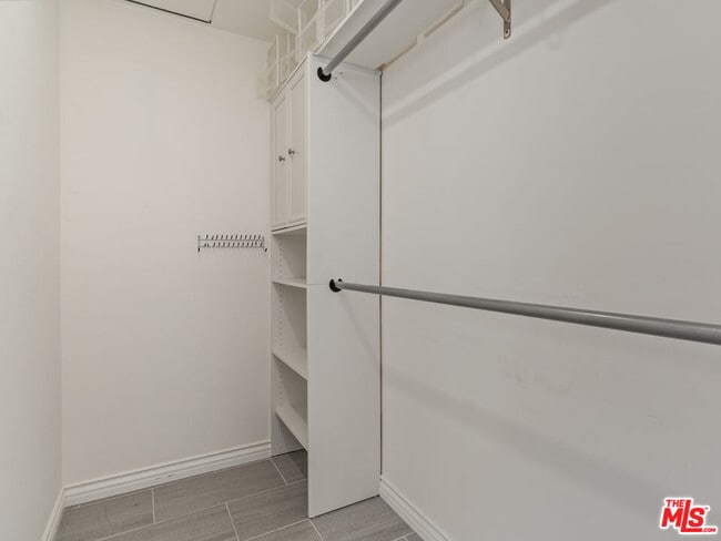 Building Photo - 7630 W 91st St