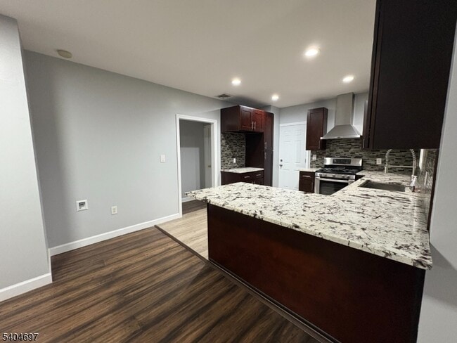 Building Photo - 173 Lincoln Ave