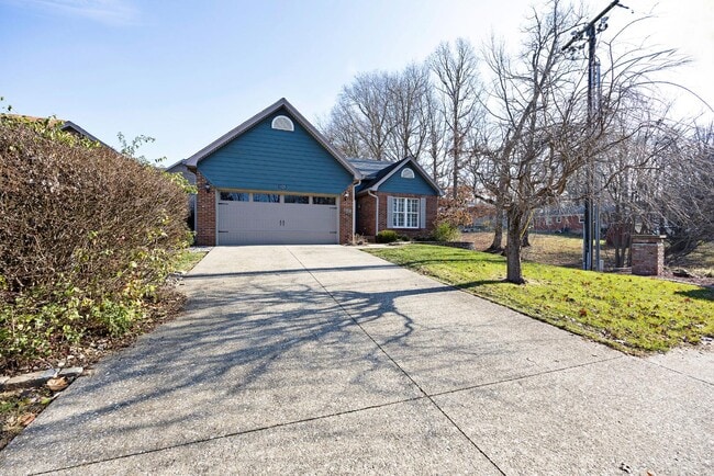 Building Photo - 1125 Oak St