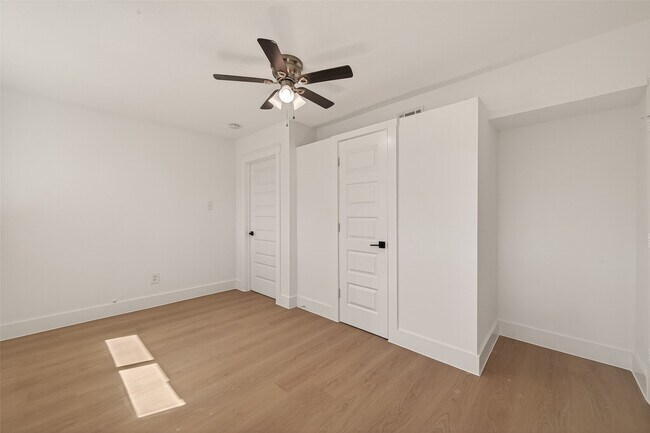 Building Photo - 3209 McCrarey Dr