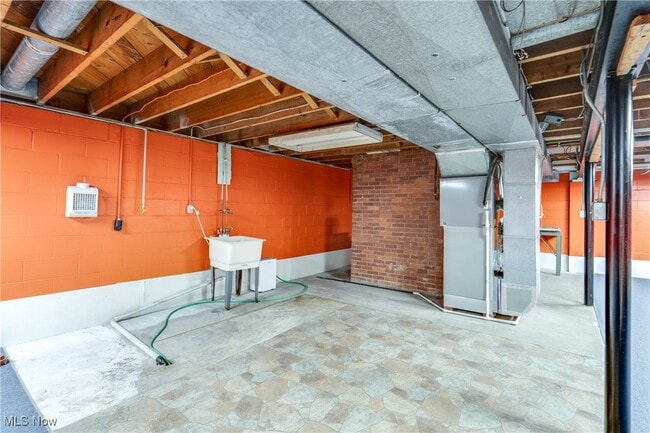 Building Photo - 4017 Bellaire Ln
