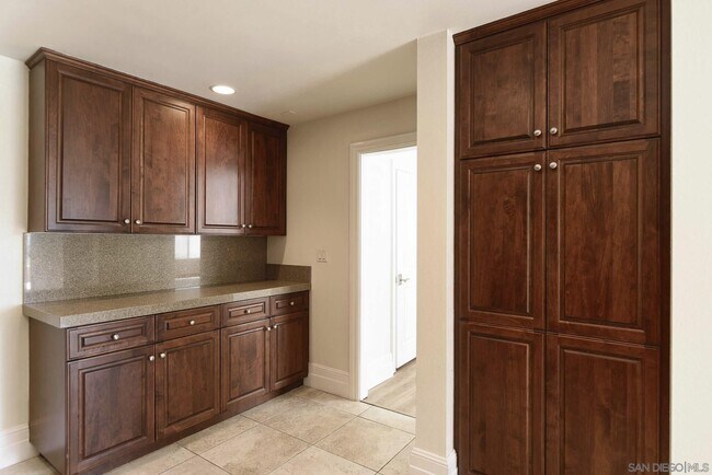 Building Photo - 2585 Caminito Muirfield