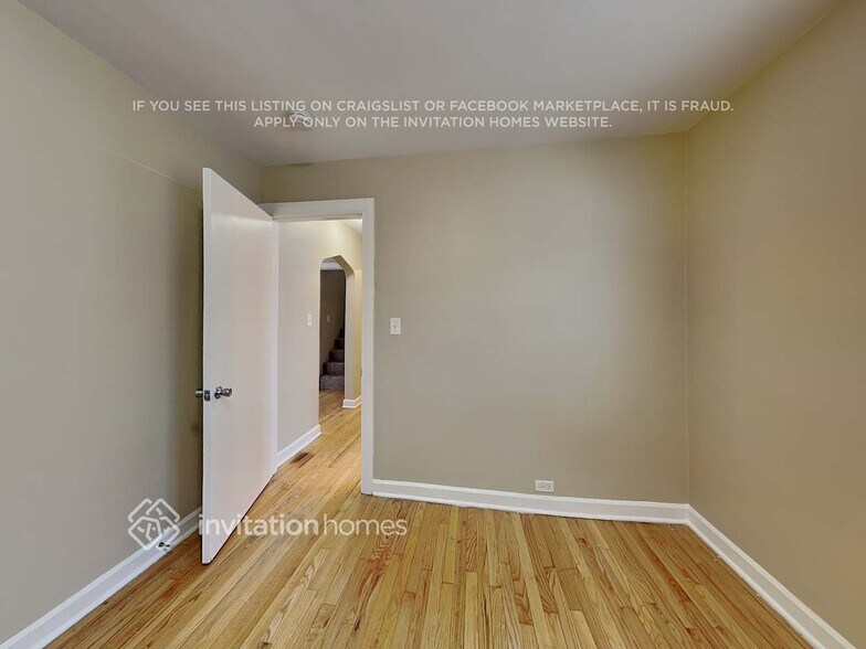 Building Photo - 5049 N Newcastle Ave