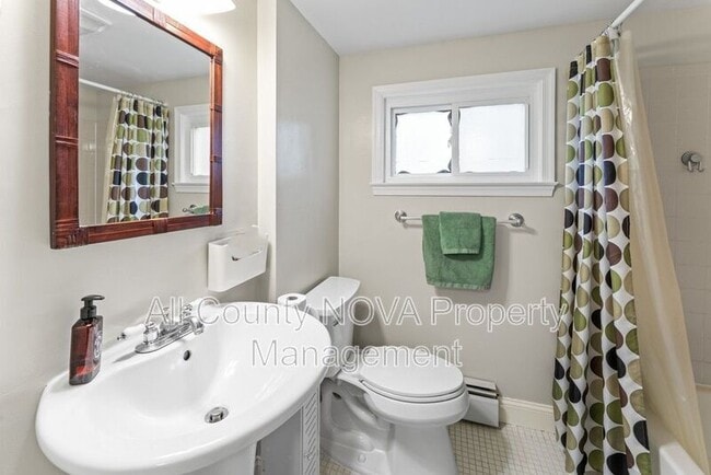 Building Photo - 7312 Poplar Ct