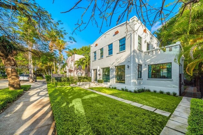 Building Photo - 151 NE 43rd St