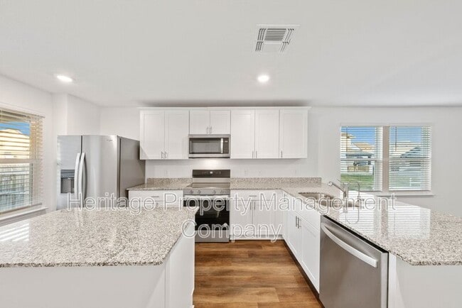 Building Photo - 817 Heartseed Ave