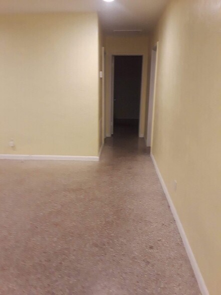 Hallway - 4850 Southwest 41st Avenue