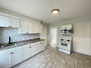 Building Photo - 73 6th St