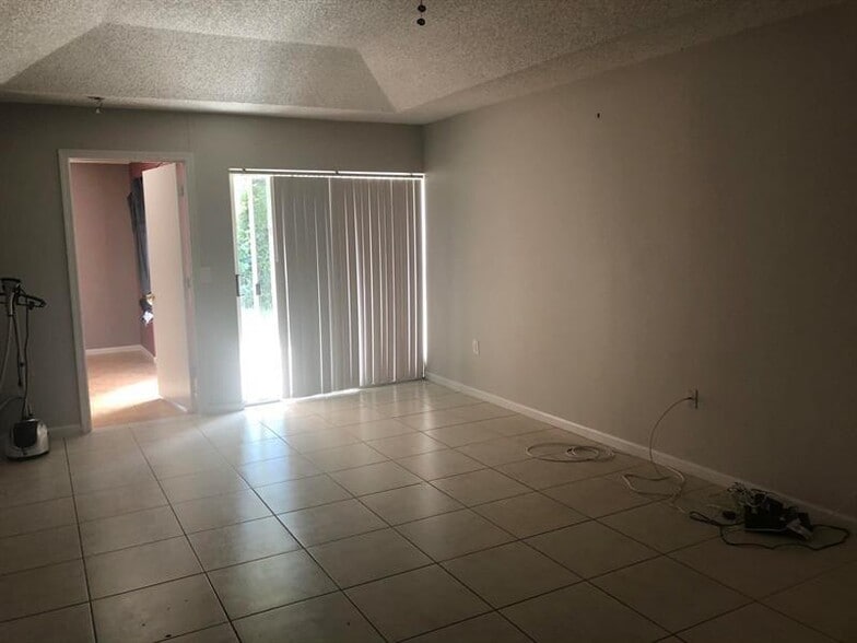 Building Photo - 4086 Eastridge Dr