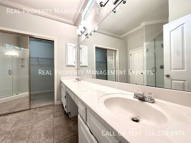 Building Photo - 801 Water Wheel Ct