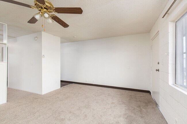 Building Photo - 4600 University Center Dr