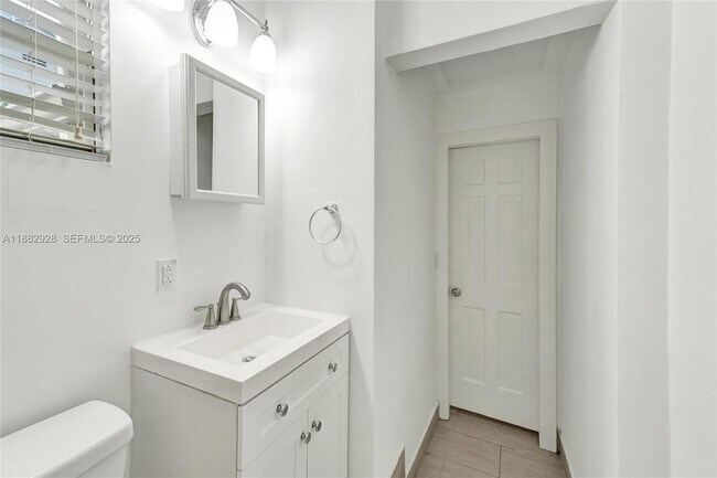 Building Photo - 4718 NW 15th Ave