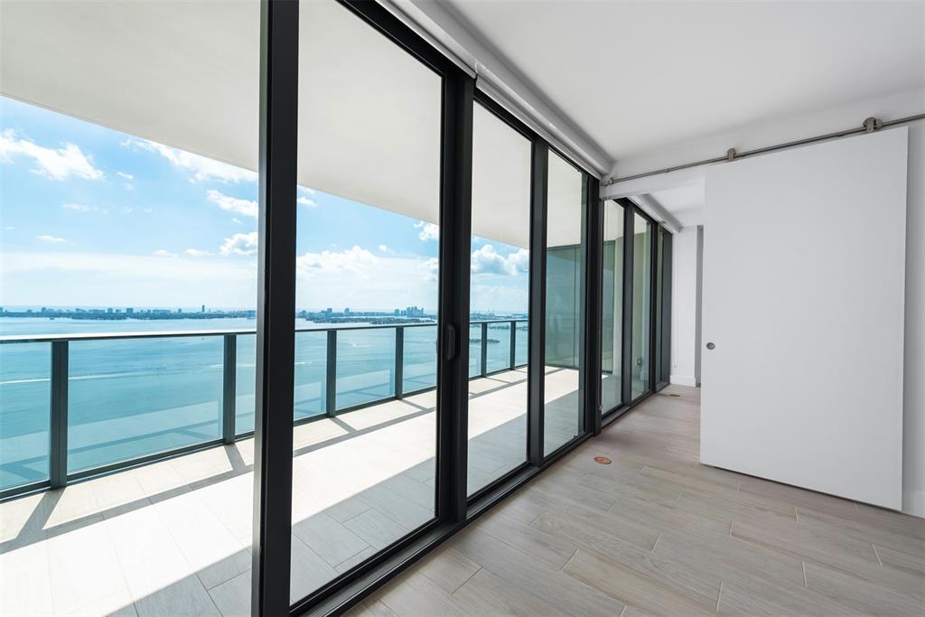 Building Photo - 3131 NE 7th Ave