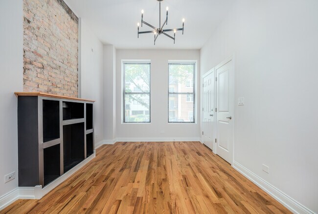 Building Photo - 5407 S Harper Ave