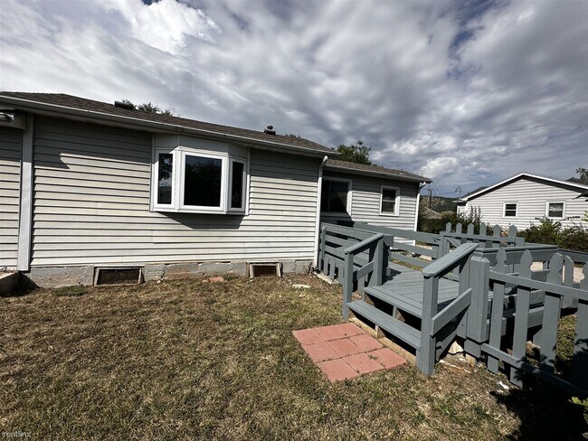Building Photo - 2 br, 1 bath House - 2710 West Rapid Street