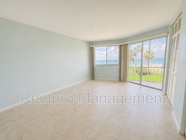 Building Photo - 771 John Ringling Blvd
