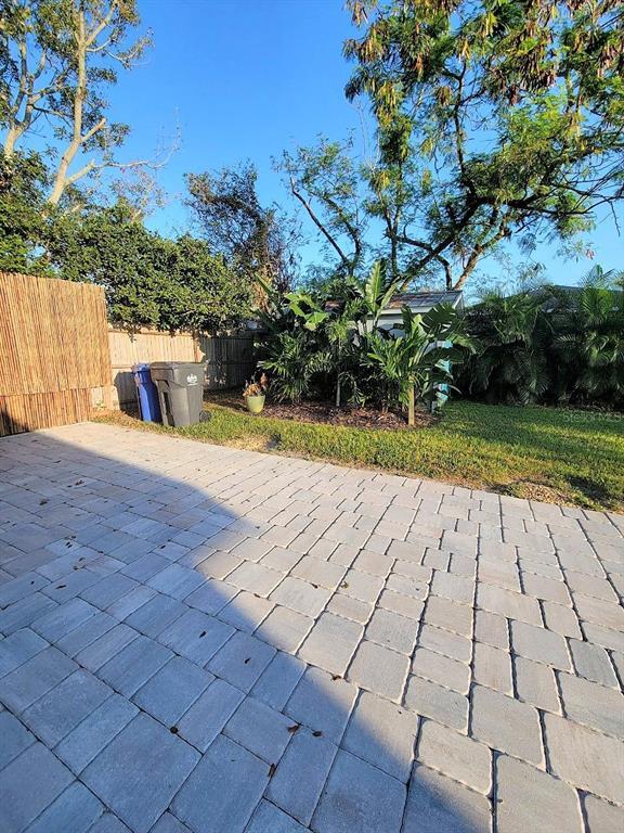 Building Photo - 513 Firefly Ln