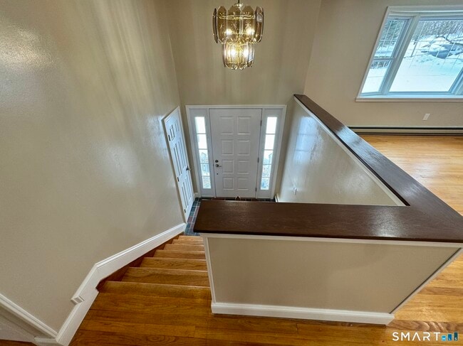 Building Photo - 10 Longview Ln