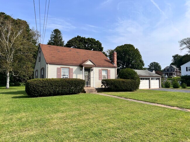 Primary Photo - 7 Chesebro Ln