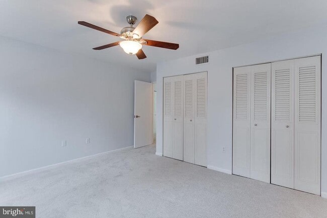 Building Photo - 26 Canterbury Square