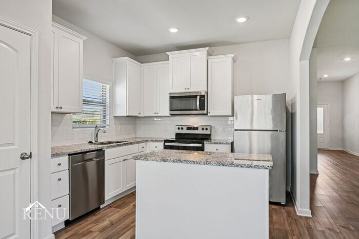 Building Photo - 329 Bearman Dr