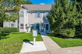 Building Photo - 1702 Cypress Ln