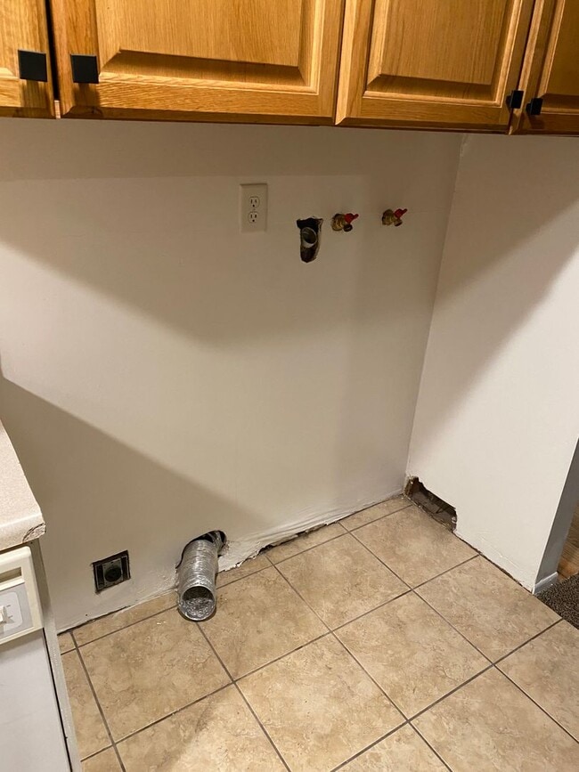 Building Photo - Adorable Home!!!