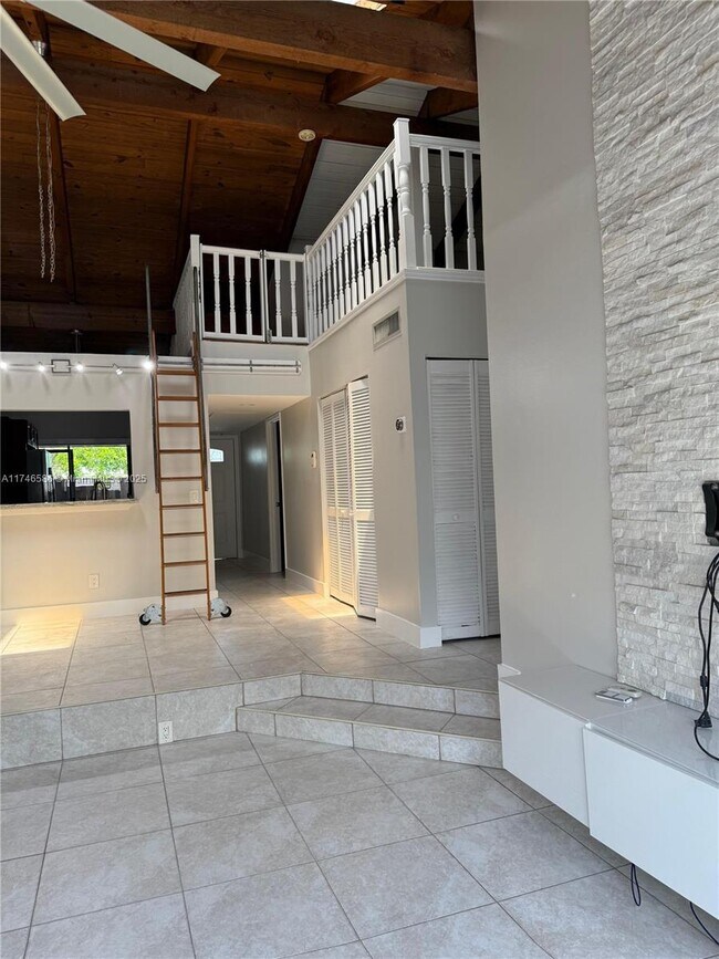 Building Photo - 2312 SW 81st Ave