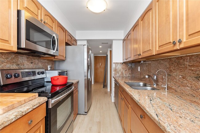 Building Photo - 251 174th St