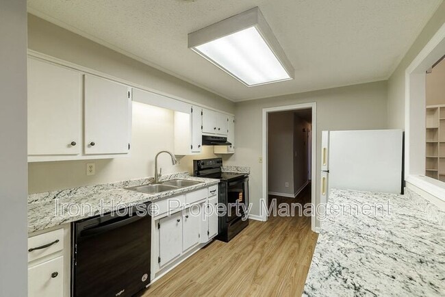 Building Photo - 137 Hight Dr