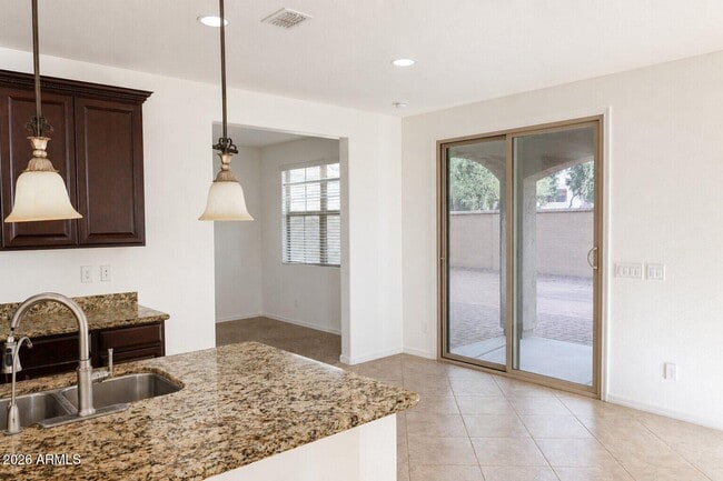 Building Photo - 1131 E Binner Dr