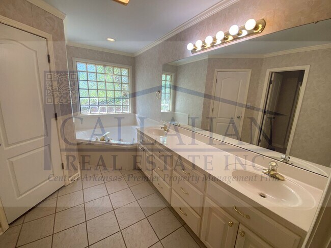 Building Photo - 158 Ridgeland Dr