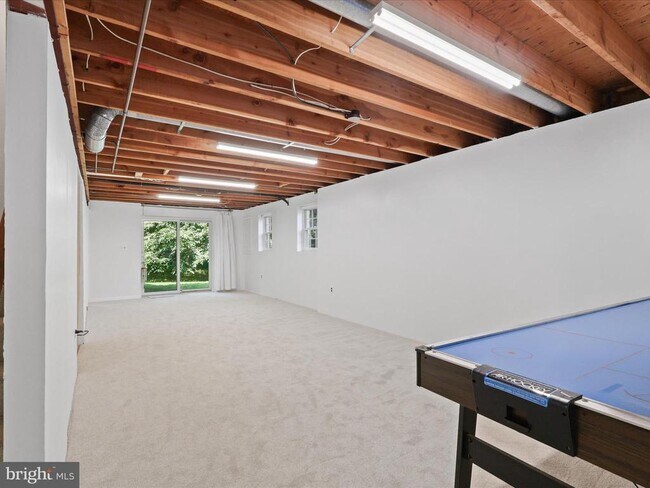 Building Photo - 9715 Ceralene Dr