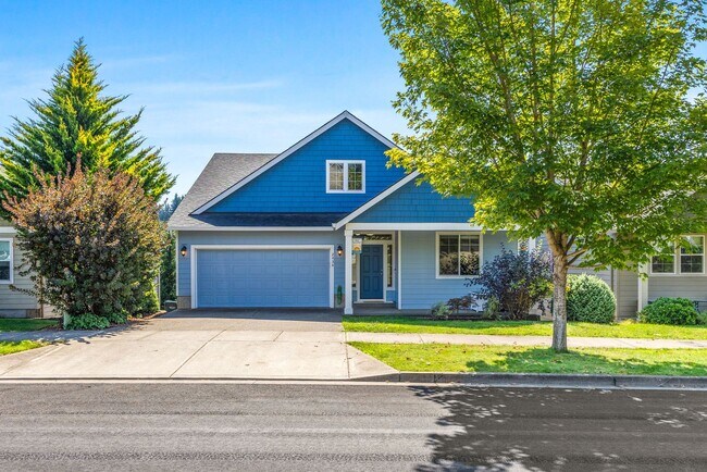 Building Photo - 5-bed, 3-bath Home in Scenic West Salem