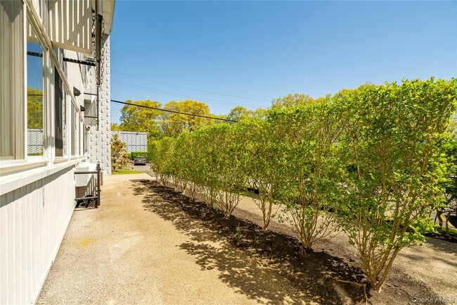 Building Photo - 5 Wyndover Woods Ln