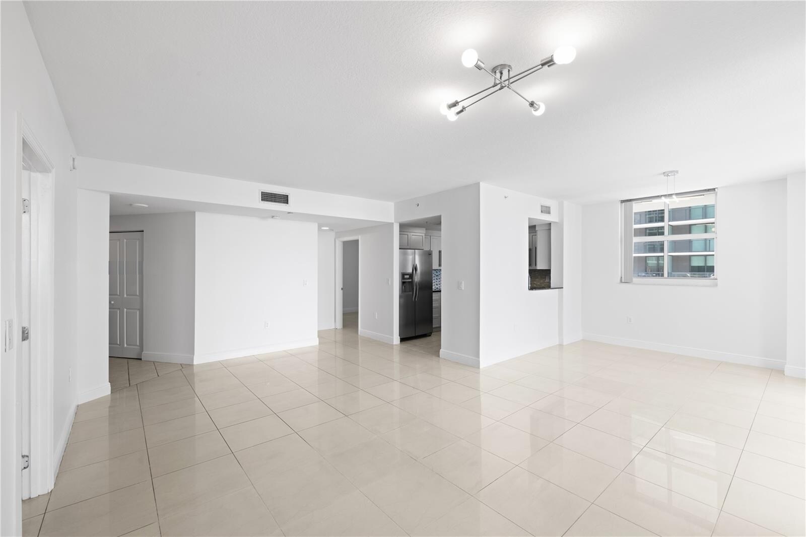 Building Photo - 1250 S Miami Ave