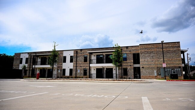 Building Photo - 1606 El Paso St