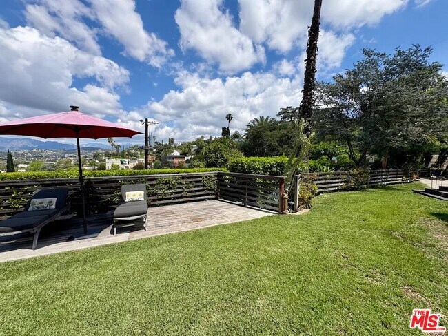 Building Photo - 1410 Dartmouth Dr