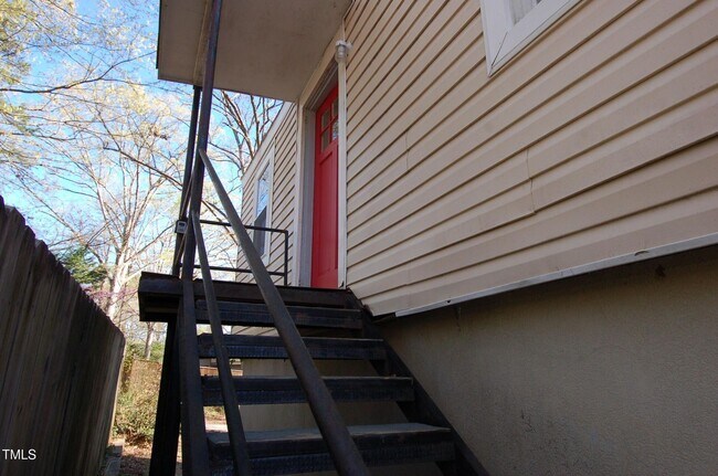 Building Photo - 3206