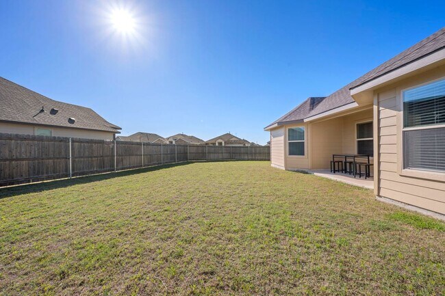 Building Photo - 1033 Verona Dr