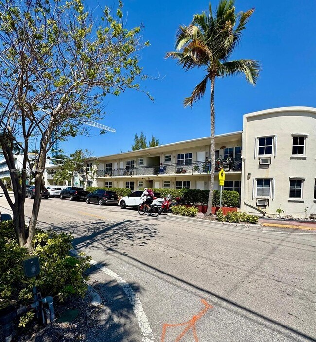 Building Photo - 605 77th St