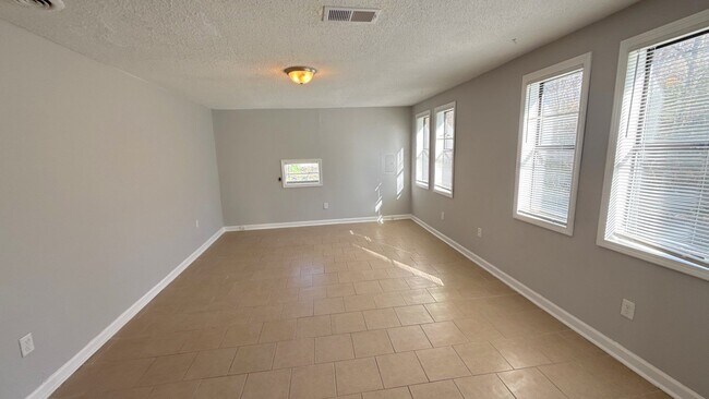 Building Photo - 3494 Cane Ridge Dr