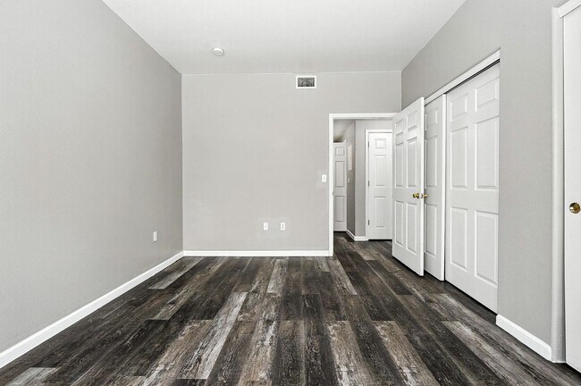 Building Photo - Immaculate Updated 2-Bedroom, 2-Bath Ground-Level Condo in Broomfield  - Miramonte Ranch